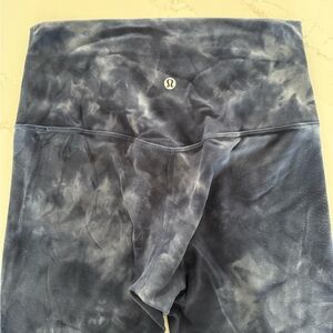 Lululemon Align 25”. Navy Tie Dye. Size 6.